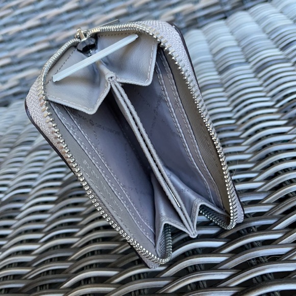 Michael Kors Medium Zip Around Card Case In Bright White - Picture 14 of 16